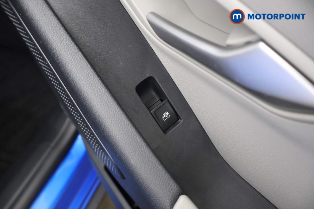 Ford Explorer Select Automatic Electric SUV - Stock Number (1609406) - 18th supplementary image