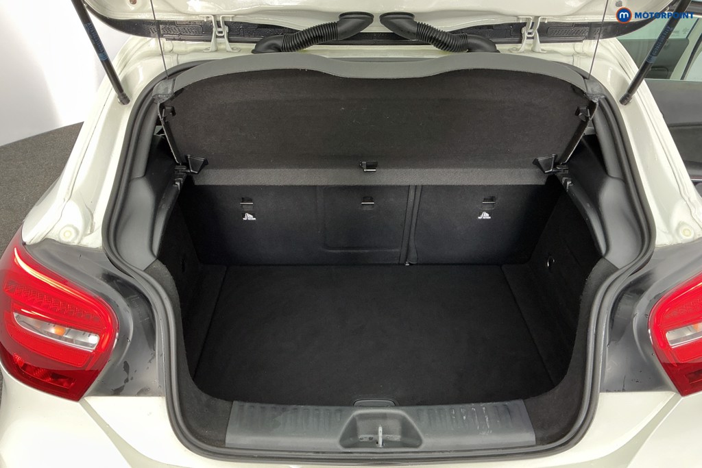 Mercedes-Benz A Class Amg Line Manual Petrol Hatchback - Stock Number (1603153) - 3rd supplementary image