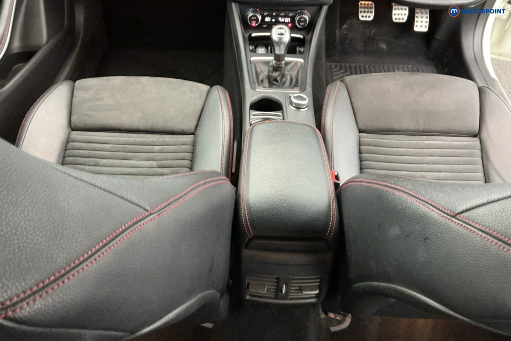 Mercedes-Benz A Class Amg Line Manual Petrol Hatchback - Stock Number (1603153) - 10th supplementary image