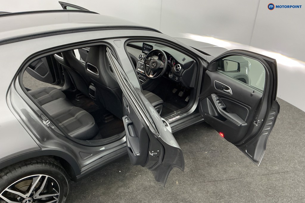 Mercedes-Benz GLA Urban Edition Manual Petrol SUV - Stock Number (1603557) - 6th supplementary image