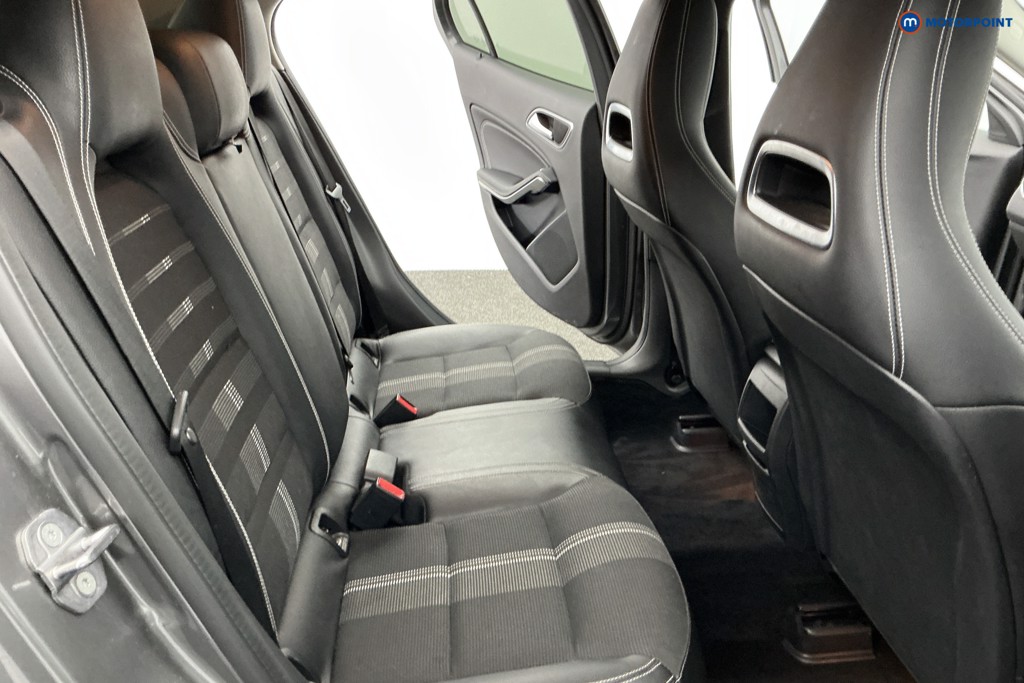 Mercedes-Benz GLA Urban Edition Manual Petrol SUV - Stock Number (1603557) - 7th supplementary image