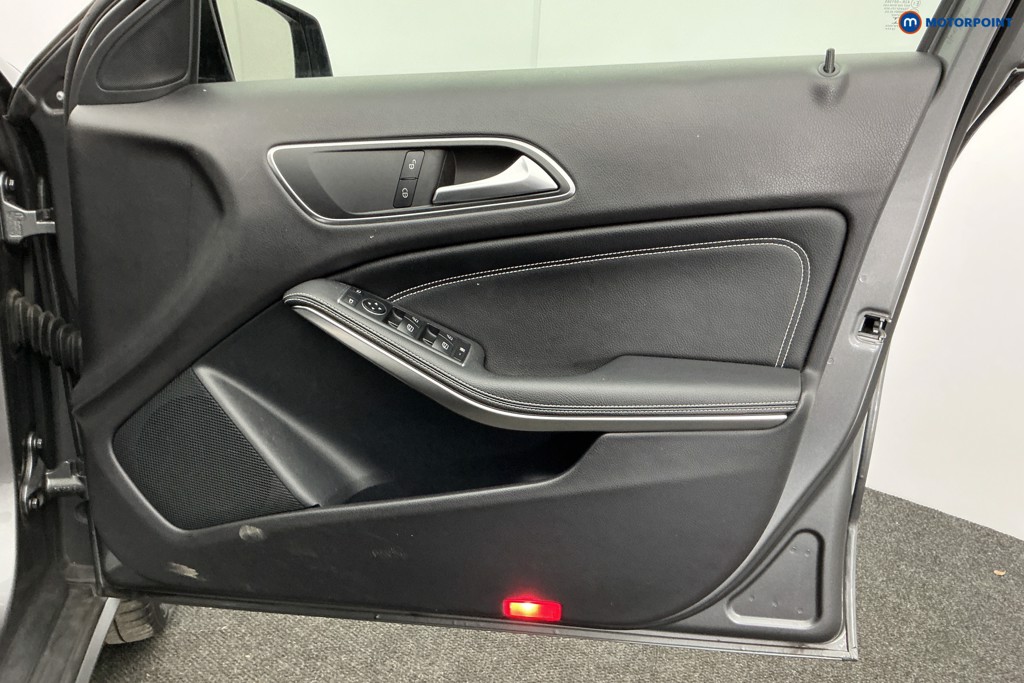 Mercedes-Benz GLA Urban Edition Manual Petrol SUV - Stock Number (1603557) - 26th supplementary image