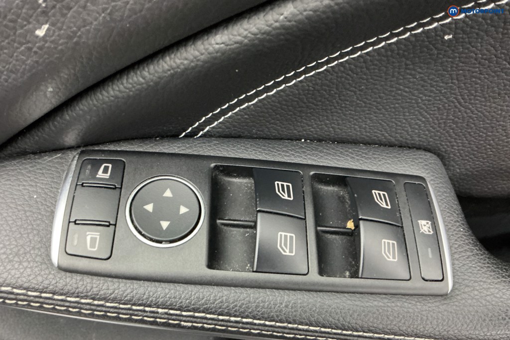 Mercedes-Benz GLA Urban Edition Manual Petrol SUV - Stock Number (1603557) - 28th supplementary image