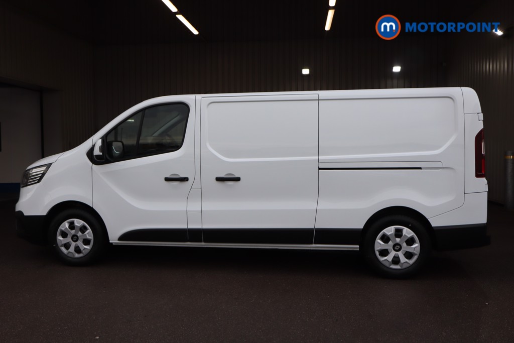 Renault Trafic Advance Automatic Electric Panel Van - Stock Number (1604318) - Rear bumper