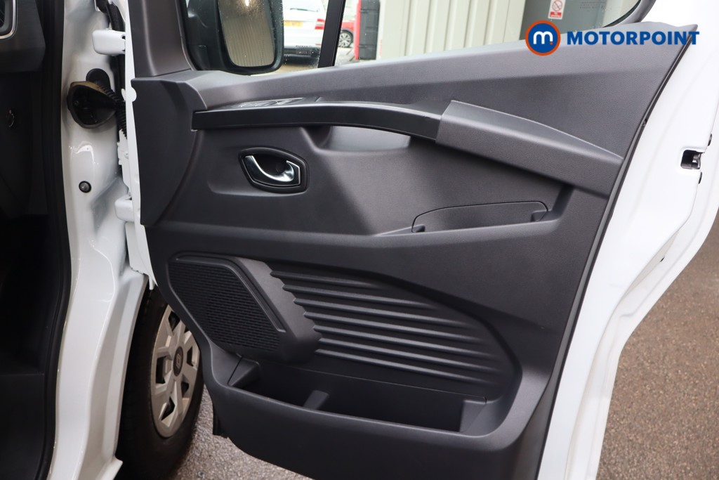 Renault Trafic Advance Automatic Electric Panel Van - Stock Number (1605102) - 21st supplementary image