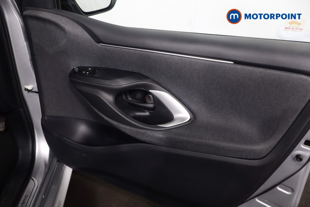 Toyota Yaris Icon Automatic Petrol-Electric Hybrid Hatchback - Stock Number (1608770) - 22nd supplementary image