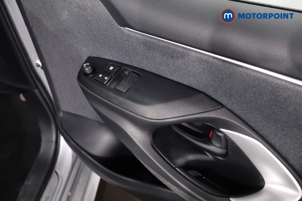 Toyota Yaris Icon Automatic Petrol-Electric Hybrid Hatchback - Stock Number (1608770) - 23rd supplementary image