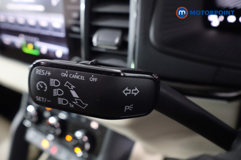 Skoda Karoq Se L Manual Petrol SUV - Stock Number (1608934) - 14th supplementary image