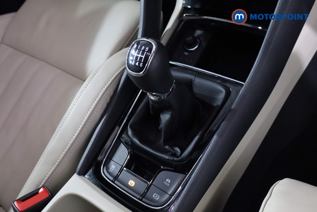 Skoda Karoq Se L Manual Petrol SUV - Stock Number (1608934) - 20th supplementary image