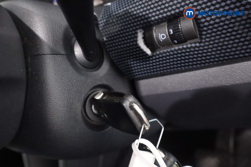 Volkswagen UP E-Up Automatic Electric Hatchback - Stock Number (1608940) - 17th supplementary image