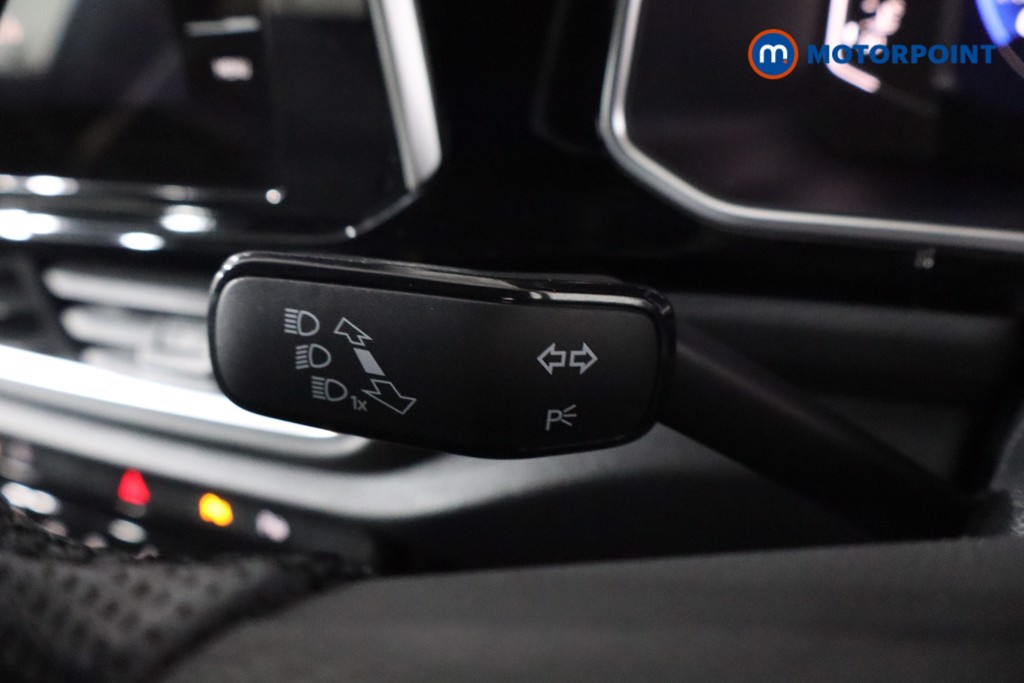 Volkswagen T-Roc R-Line Manual Petrol SUV - Stock Number (1608964) - 14th supplementary image