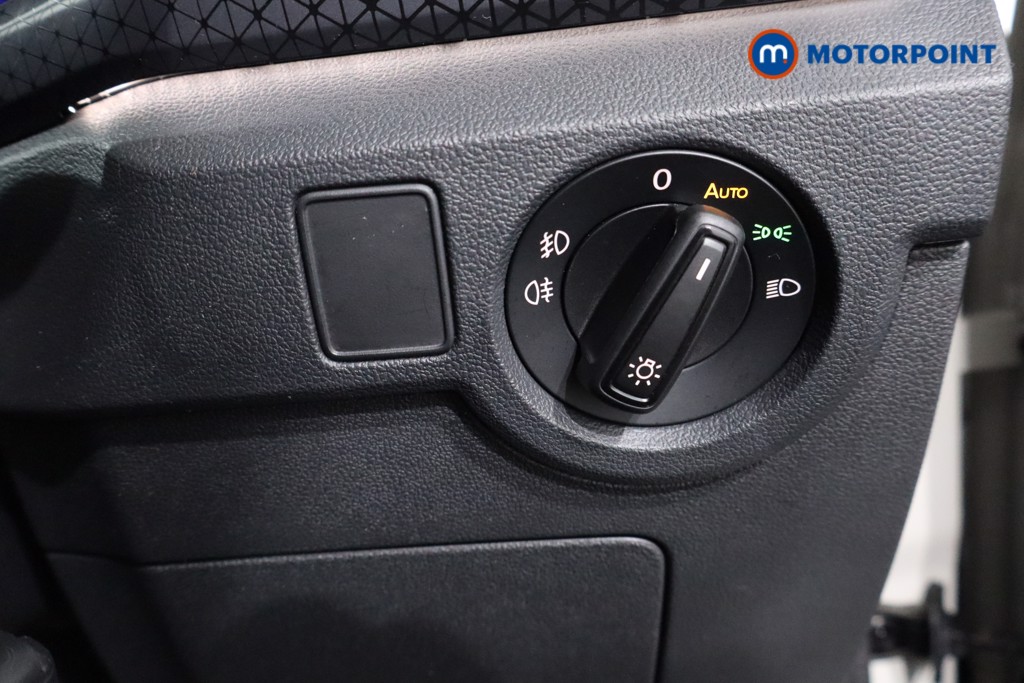 Volkswagen T-Cross SEL Manual Petrol SUV - Stock Number (1609003) - 17th supplementary image