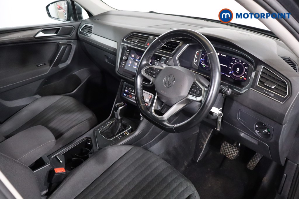 Volkswagen Tiguan Allspace Life Automatic Petrol SUV - Stock Number (1598379) - 1st supplementary image