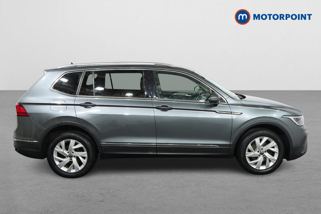 Volkswagen Tiguan Allspace Life Automatic Petrol SUV - Stock Number (1598379) - Drivers side