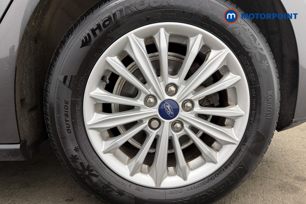 Ford Focus Titanium Manual Petrol Hatchback - Stock Number (1600271) - 13th supplementary image