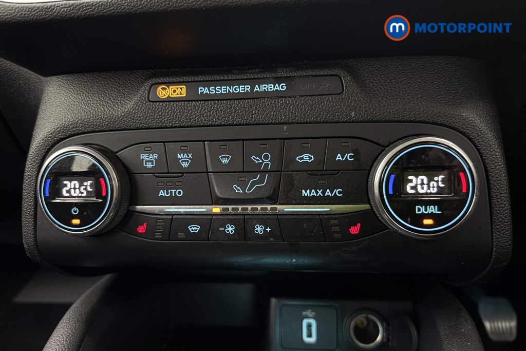 Ford Focus Titanium Manual Petrol Hatchback - Stock Number (1600271) - 16th supplementary image