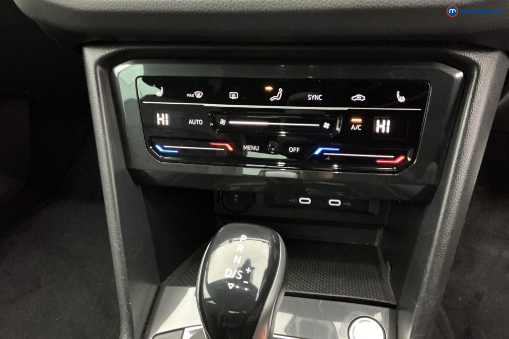 Volkswagen Tiguan R-Line Automatic Petrol SUV - Stock Number (1601001) - 23rd supplementary image