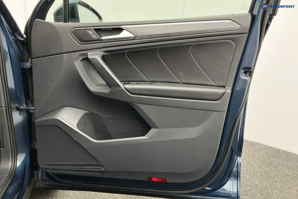 Volkswagen Tiguan R-Line Automatic Petrol SUV - Stock Number (1601001) - 29th supplementary image