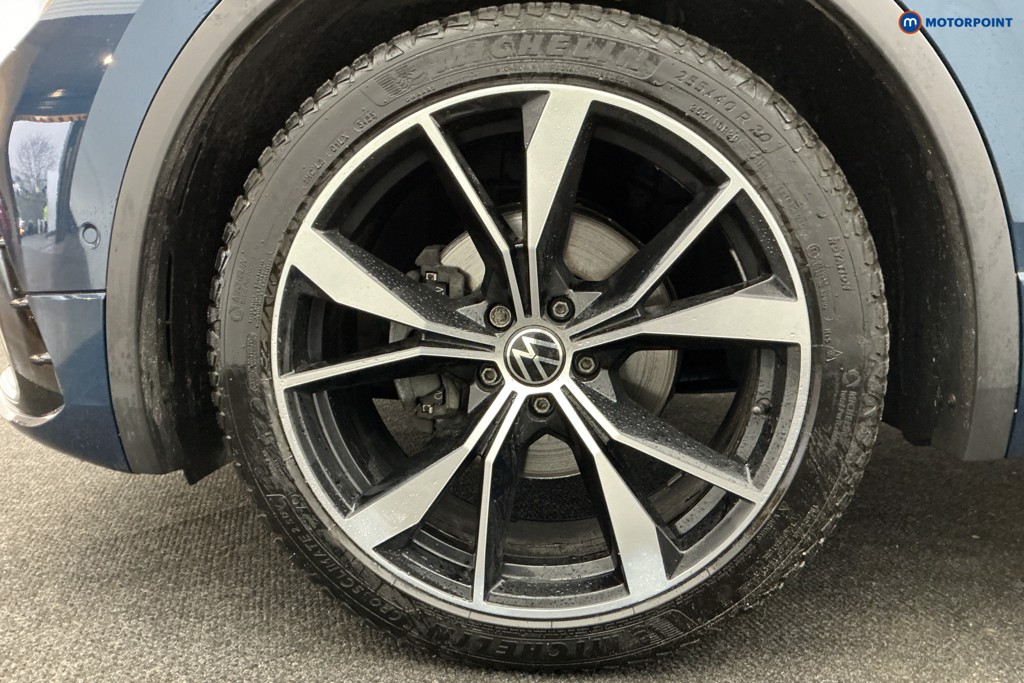 Volkswagen Tiguan R-Line Automatic Petrol SUV - Stock Number (1601001) - 42nd supplementary image