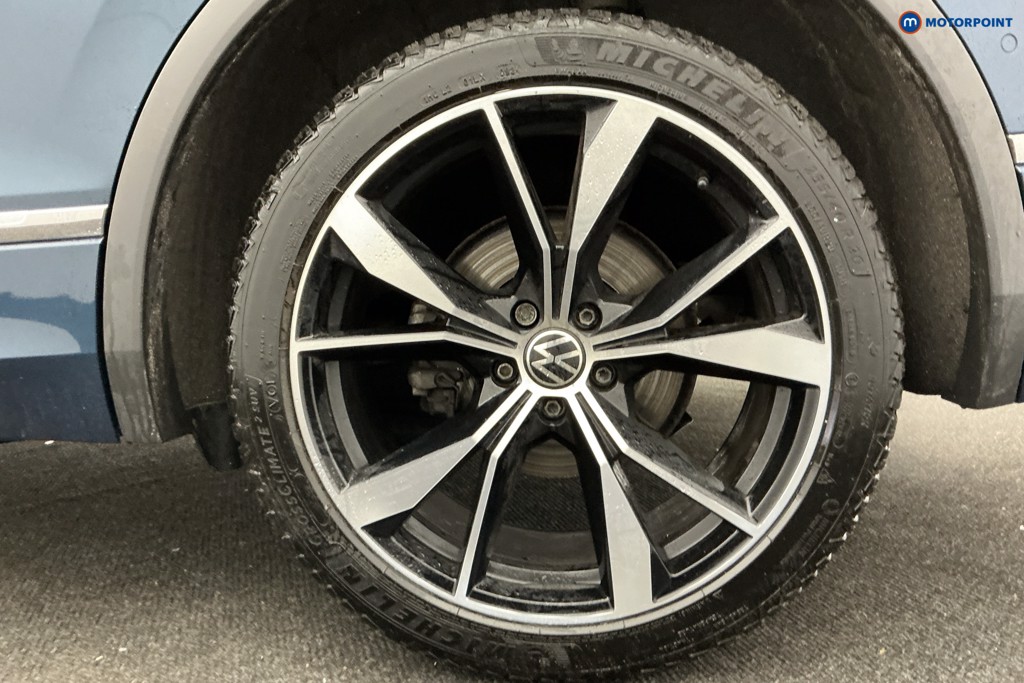 Volkswagen Tiguan R-Line Automatic Petrol SUV - Stock Number (1601001) - 43rd supplementary image