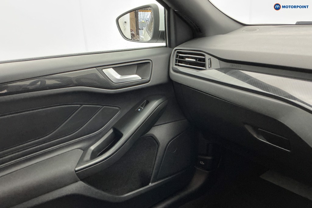 Ford Focus St-Line Edition Manual Petrol Hatchback - Stock Number (1602641) - 17th supplementary image