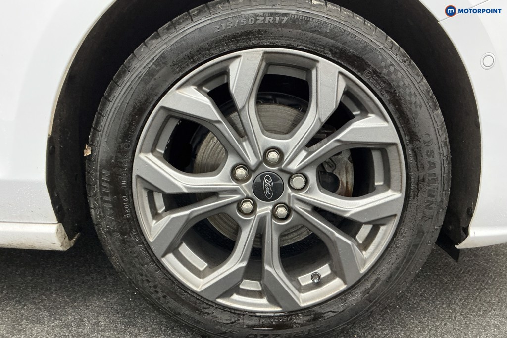 Ford Focus St-Line Edition Manual Petrol Hatchback - Stock Number (1602641) - 35th supplementary image