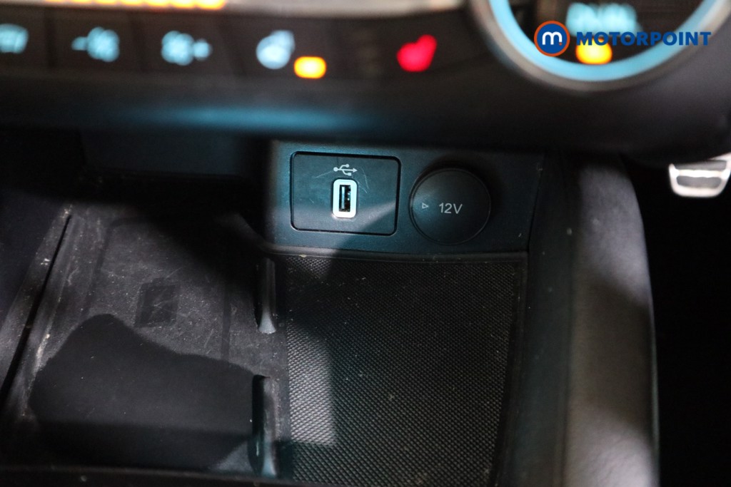 Ford Focus St-Line X Edition Manual Petrol Hatchback - Stock Number (1604316) - 9th supplementary image