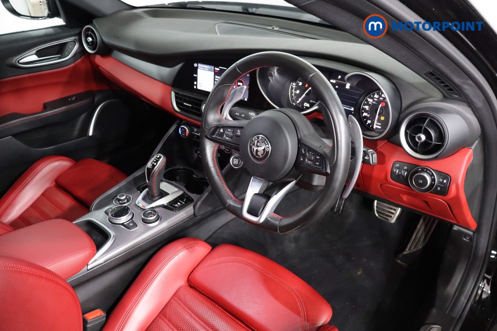 Alfa Romeo Giulia Veloce Automatic Petrol Saloon - Stock Number (1604938) - 1st supplementary image