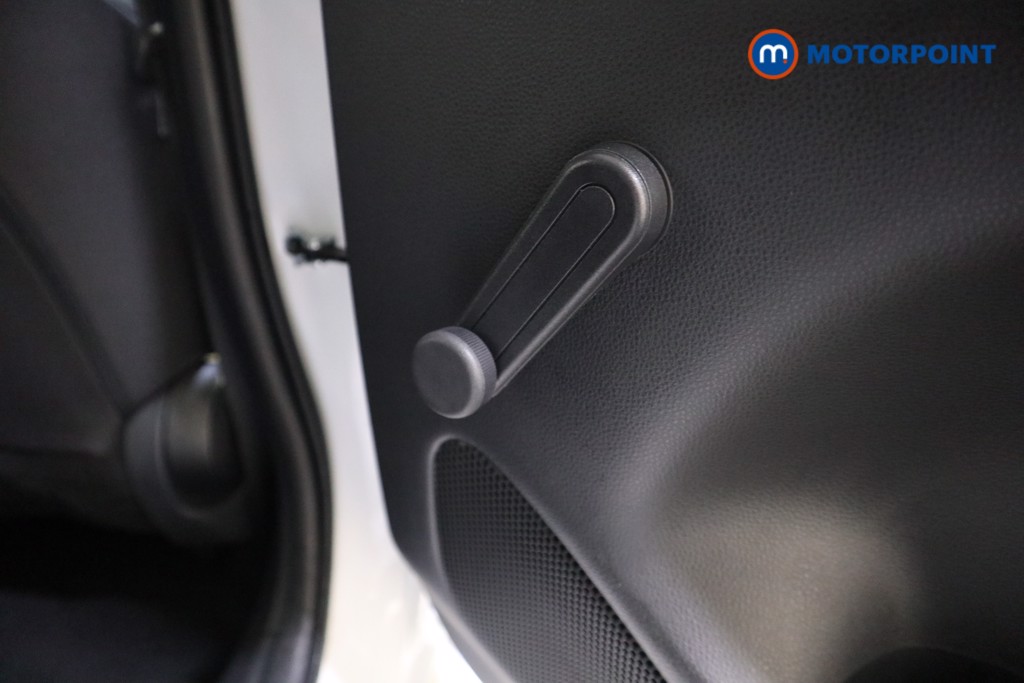 Toyota Yaris Icon Automatic Petrol-Electric Hybrid Hatchback - Stock Number (1605504) - 16th supplementary image