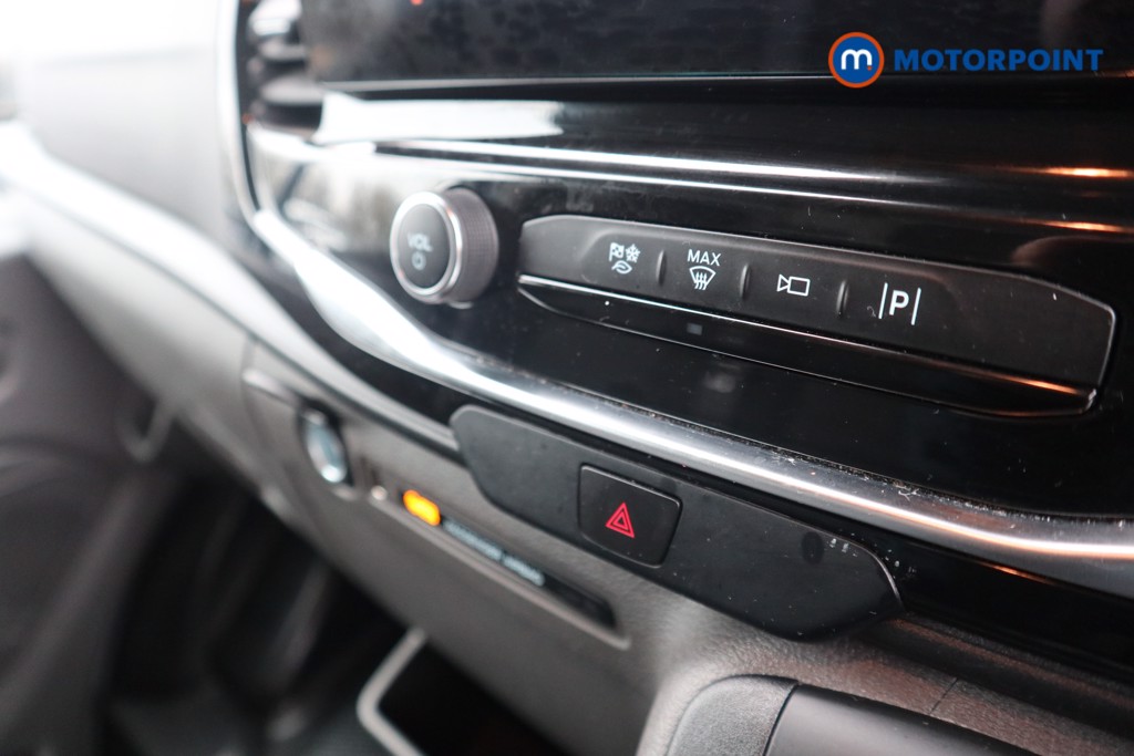 Ford Transit Limited Automatic Diesel Medium Roof Van - Stock Number (1605812) - 10th supplementary image