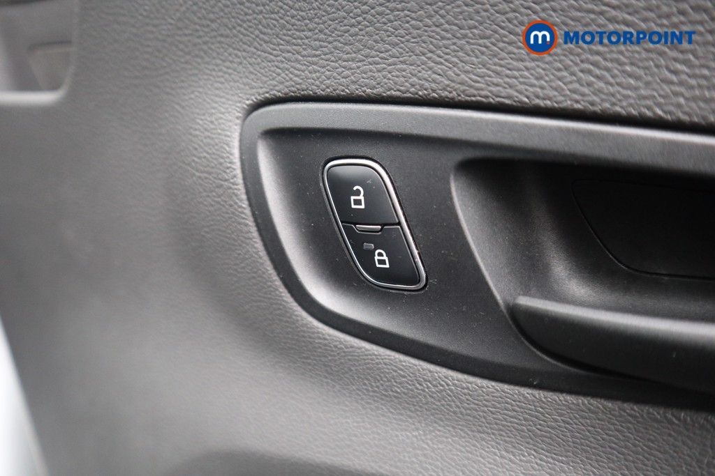 Ford Transit Limited Automatic Diesel Medium Roof Van - Stock Number (1605812) - 13th supplementary image