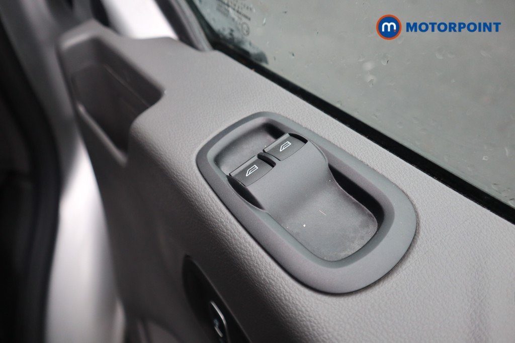 Ford Transit Limited Automatic Diesel Medium Roof Van - Stock Number (1605812) - 14th supplementary image