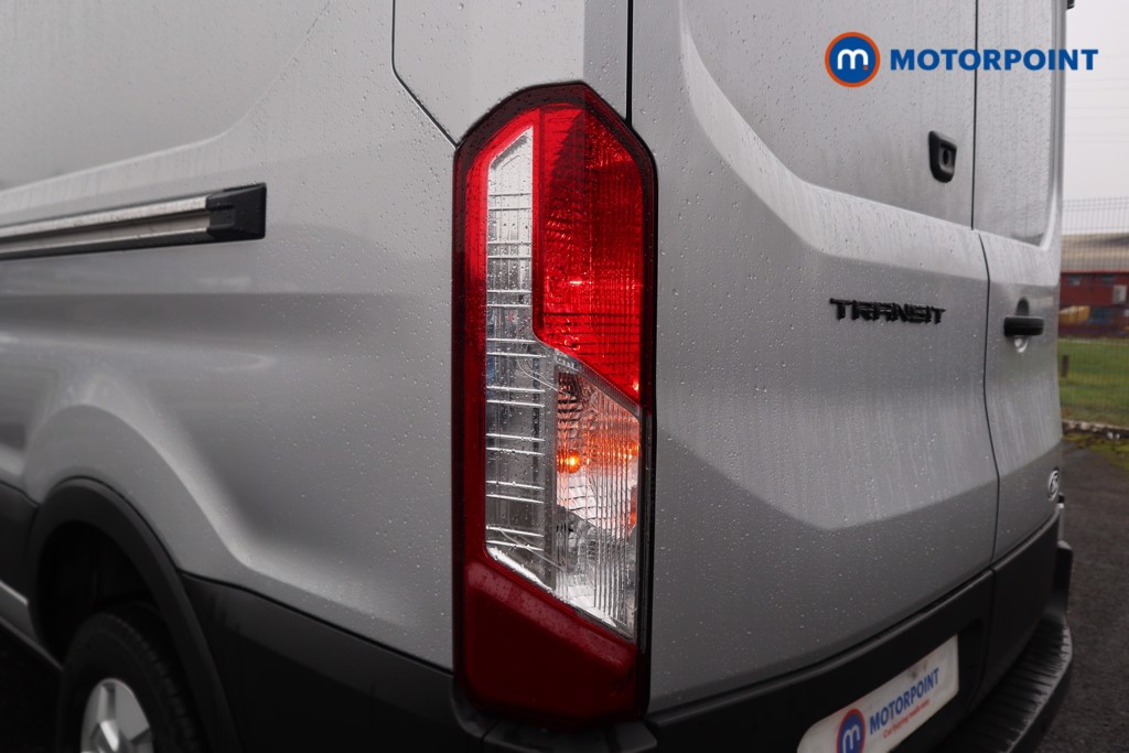 Ford Transit Limited Automatic Diesel Medium Roof Van - Stock Number (1605812) - 24th supplementary image