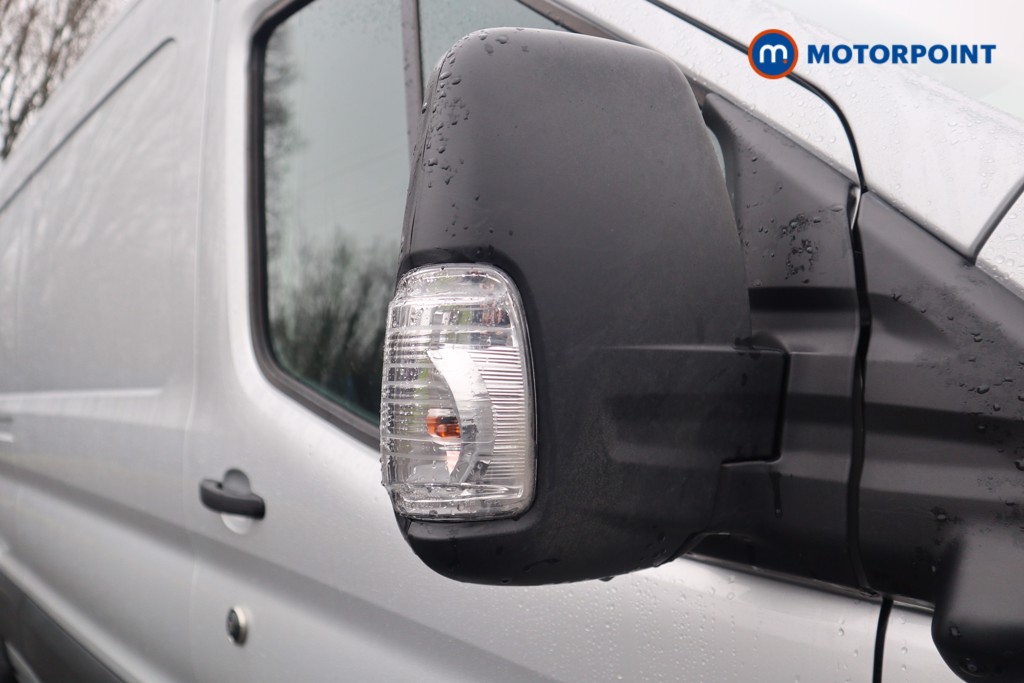 Ford Transit Limited Automatic Diesel Medium Roof Van - Stock Number (1605812) - 26th supplementary image