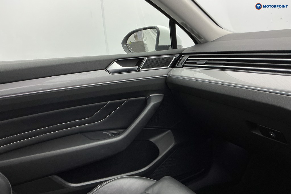 Volkswagen Passat GTE Automatic Petrol Plug-In Hybrid Estate - Stock Number (1607216) - 21st supplementary image