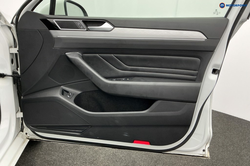 Volkswagen Passat GTE Automatic Petrol Plug-In Hybrid Estate - Stock Number (1607216) - 25th supplementary image
