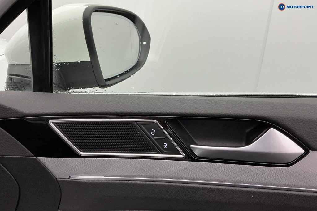 Volkswagen Passat GTE Automatic Petrol Plug-In Hybrid Estate - Stock Number (1607216) - 27th supplementary image