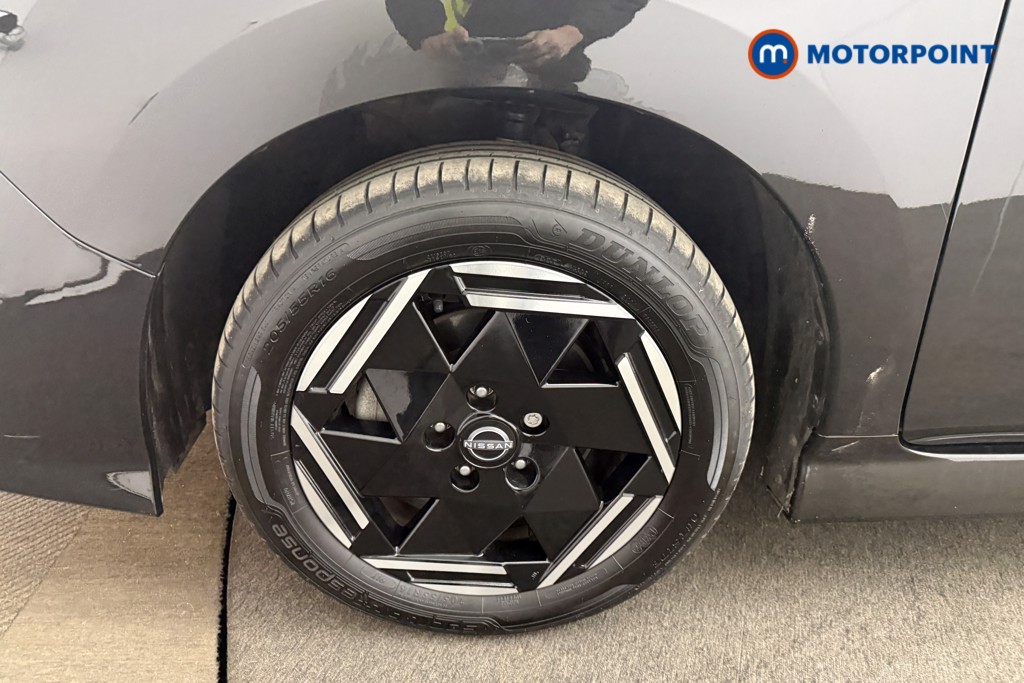 Nissan Leaf Acenta Automatic Electric Hatchback - Stock Number (1607240) - 35th supplementary image