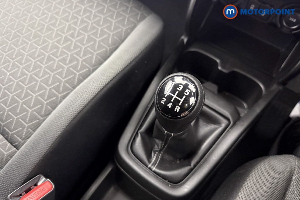Suzuki Swift Motion Manual Petrol Hatchback - Stock Number (1607407) - 4th supplementary image