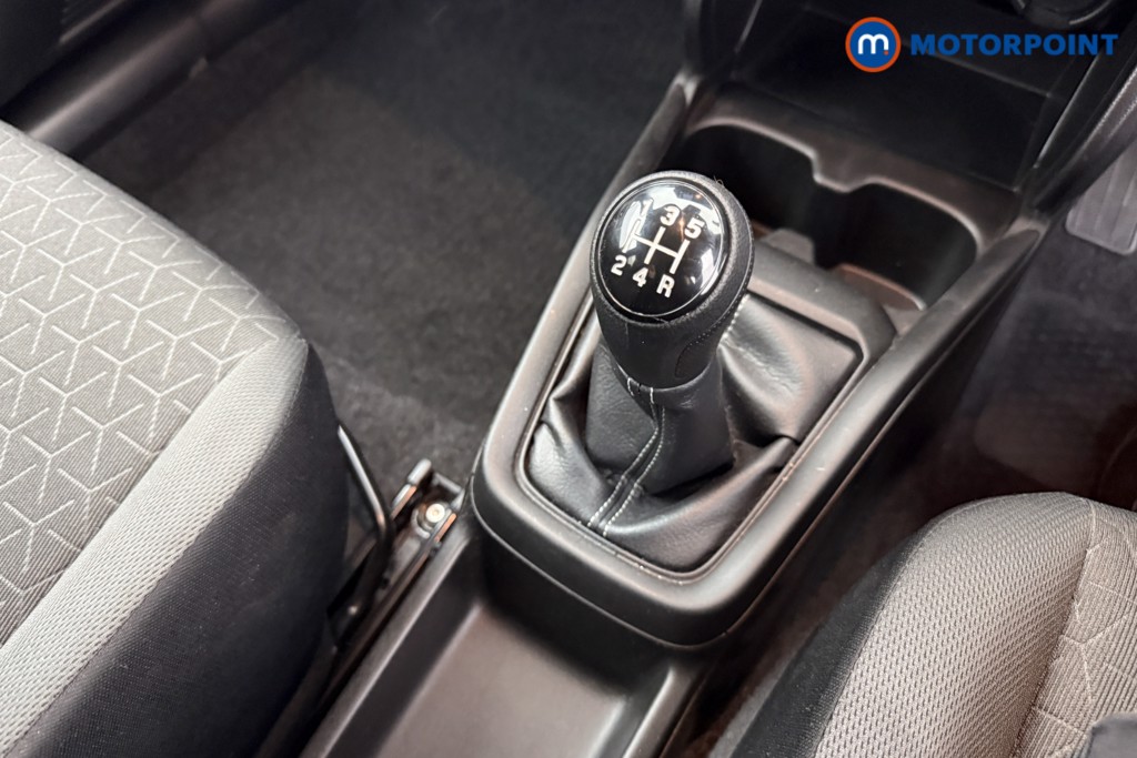 Suzuki Swift Motion Manual Petrol Hatchback - Stock Number (1607408) - 4th supplementary image