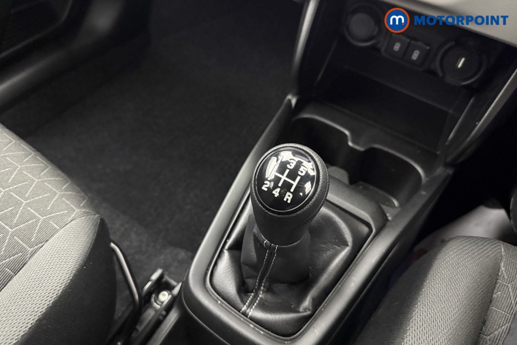 Suzuki Swift Motion Manual Petrol Hatchback - Stock Number (1607412) - 3rd supplementary image