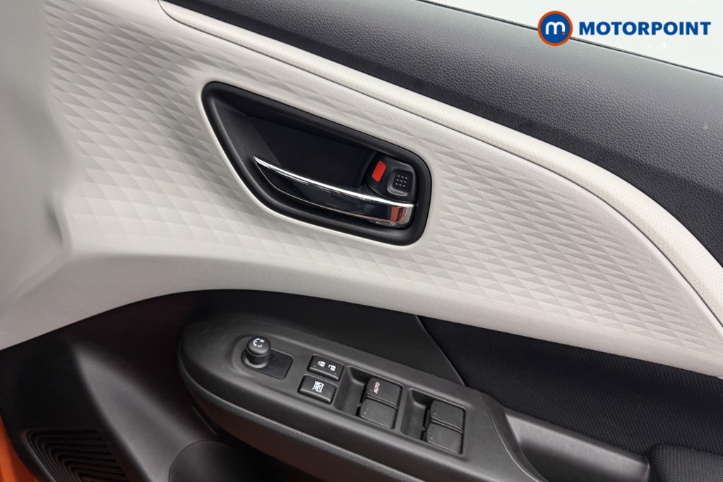 Suzuki Swift Motion Manual Petrol Hatchback - Stock Number (1607419) - 10th supplementary image