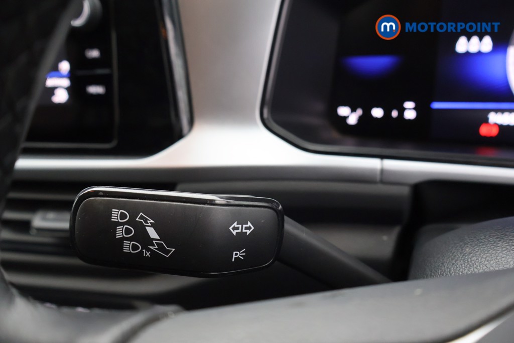 Volkswagen T-Roc Match Manual Petrol SUV - Stock Number (1607536) - 5th supplementary image