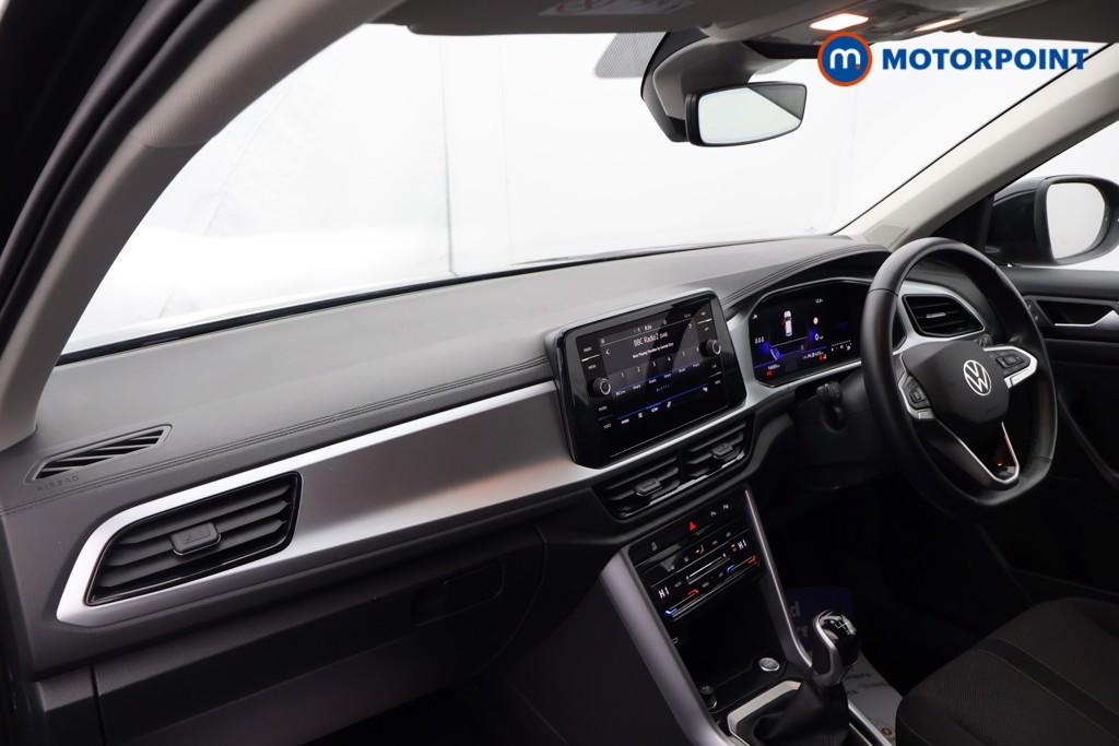 Volkswagen T-Roc Match Manual Petrol SUV - Stock Number (1607536) - 18th supplementary image