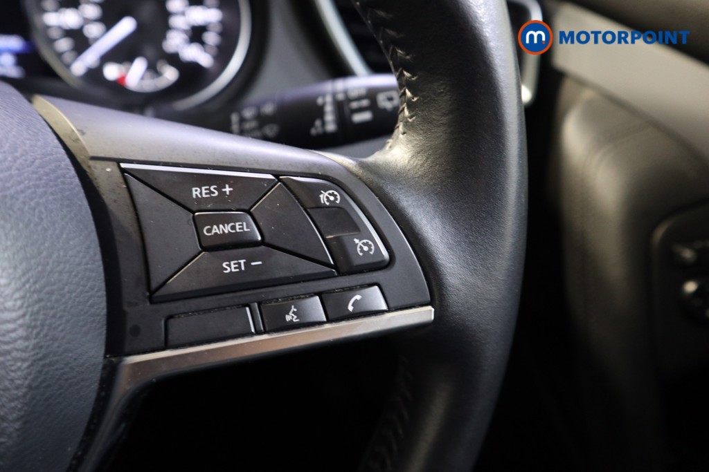 Nissan Qashqai Tekna Automatic Diesel SUV - Stock Number (1607658) - 4th supplementary image