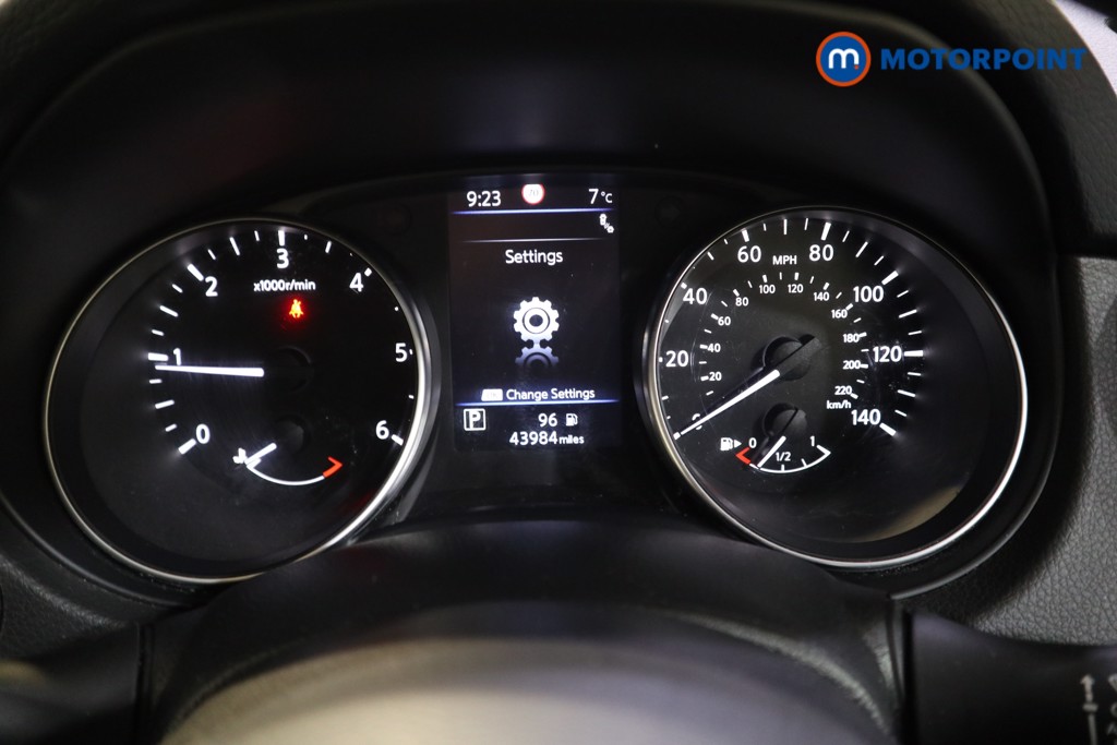 Nissan Qashqai Tekna Automatic Diesel SUV - Stock Number (1607658) - 5th supplementary image