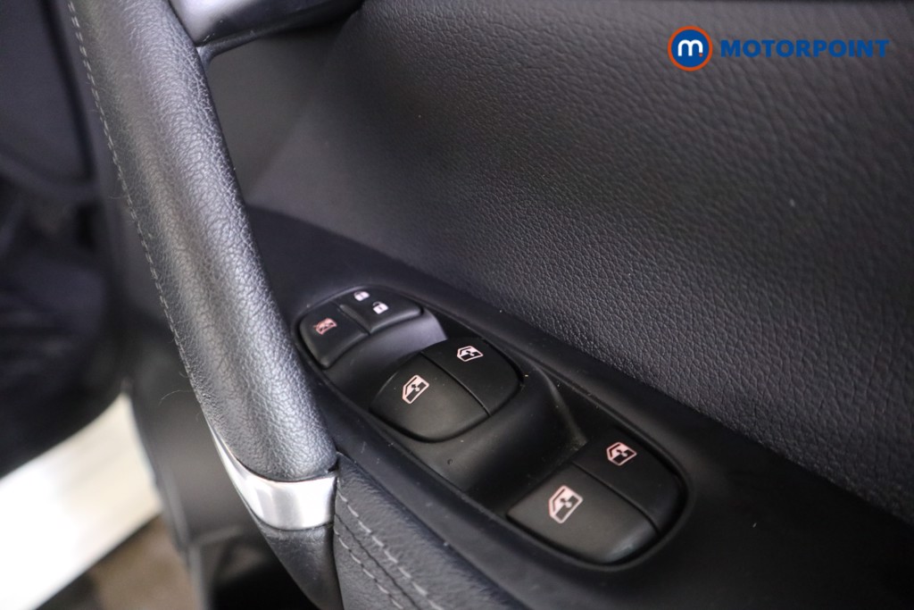 Nissan Qashqai Tekna Automatic Diesel SUV - Stock Number (1607658) - 14th supplementary image