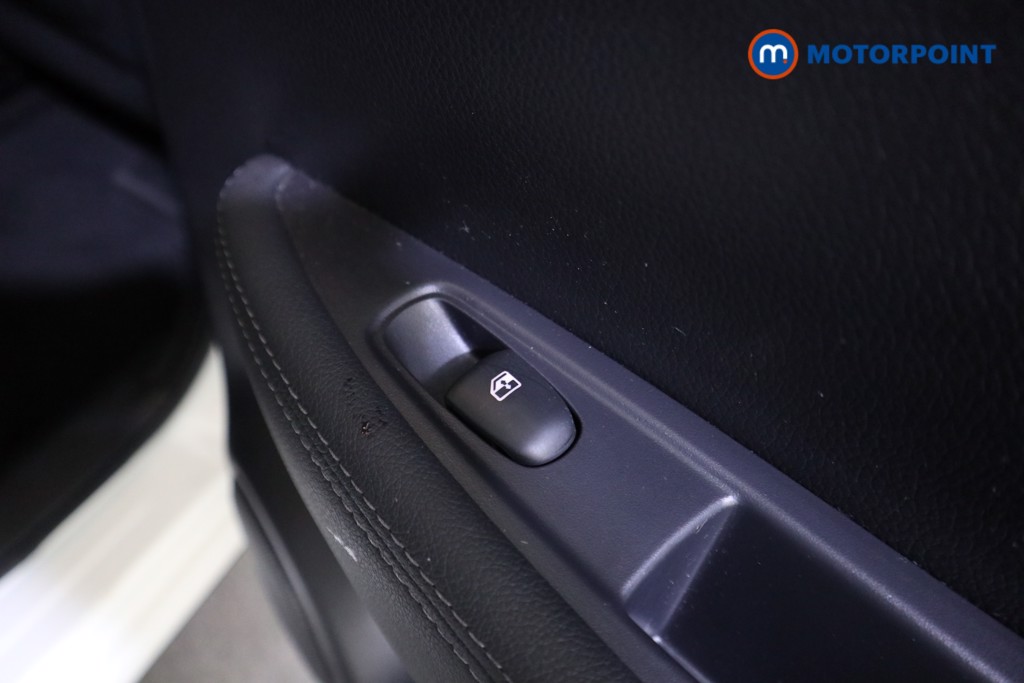 Nissan Qashqai Tekna Automatic Diesel SUV - Stock Number (1607658) - 20th supplementary image