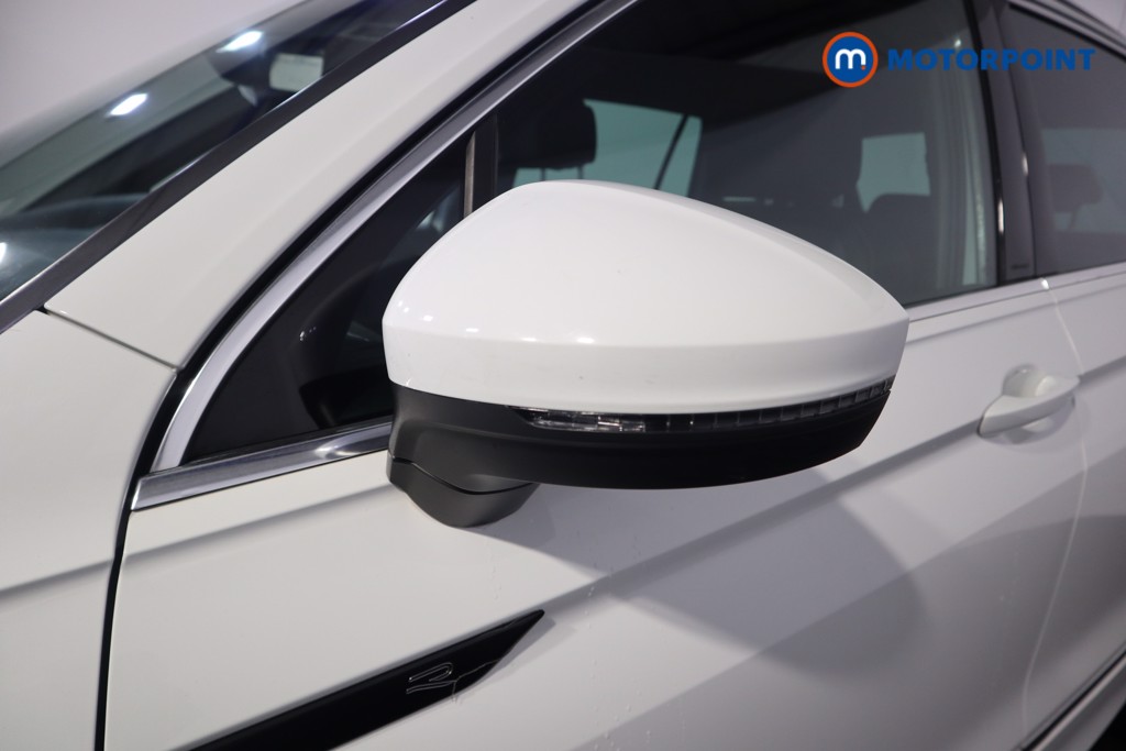 Volkswagen Tiguan R-Line Automatic Petrol SUV - Stock Number (1607665) - 33rd supplementary image