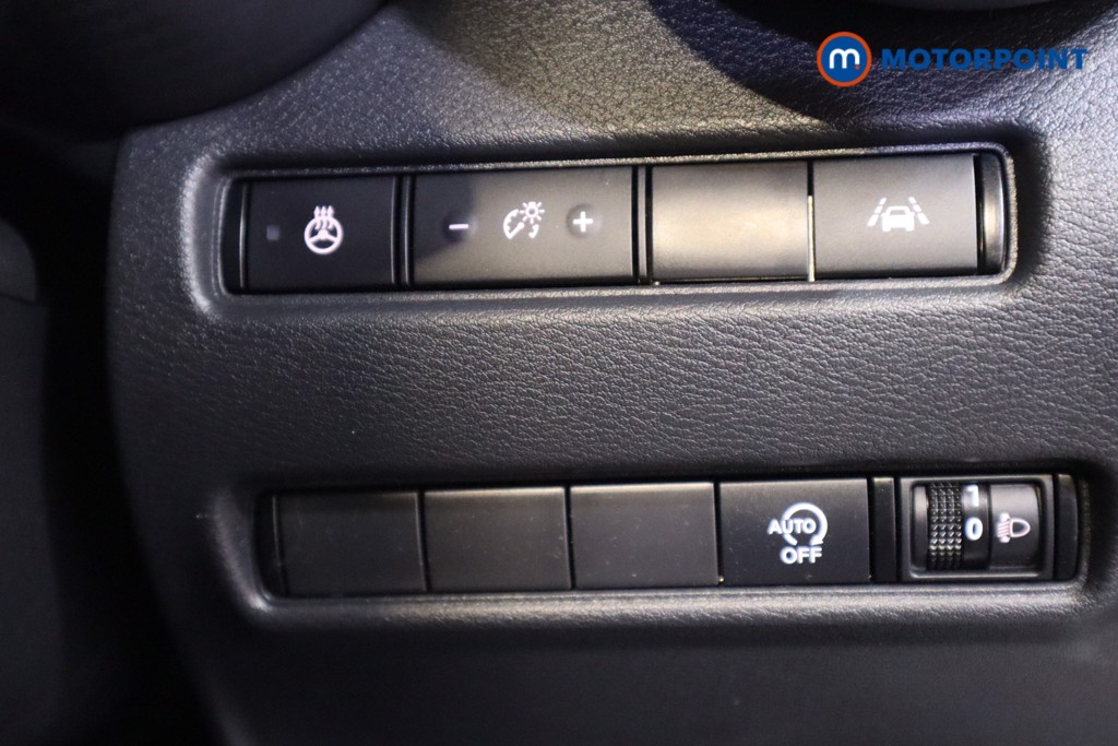 Nissan Juke N-Connecta Manual Petrol SUV - Stock Number (1608859) - 12th supplementary image